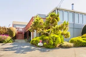 Ocean Views with Private Hot Tub, Gourmet Kitchen - Image 2