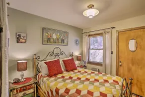 Vintage Pines Cabin- A nostalgic peaceful retreat with modern amenities. - Image 4