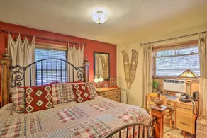 Vintage Pines Cabin- A nostalgic peaceful retreat with modern amenities. - Image 5