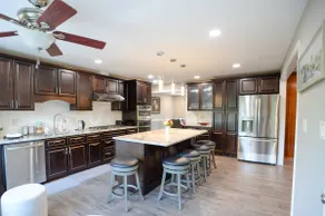 Unique Serenity - Entire Home On Private 3-Acres in Metro.  Expo Center, Bourbon - Image 3