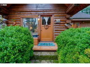 The Pines & Cherries Cabin Retreat in the Gorge - Image 3