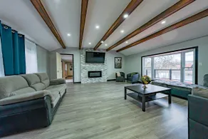 Waterfront 3 Bedroom Home! - Image 2