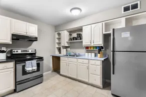 Sleeps 7|3BR| Near MCI & GEHA|Gladstone - Image 5