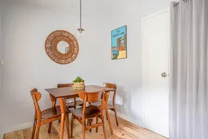 Tranquil 2BR downtown condo, Parking, King bed - Image 4