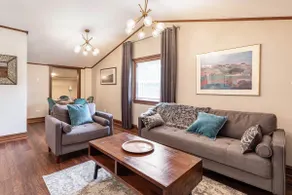 UChicago Luxurious King Suite Lakefront - Image 4