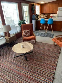 Cozy Four Season Cabin at Desirable Regina Beach - Image 2
