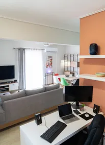 Entire rental unit - Spacious modern apartment - Image 4