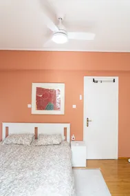 Entire rental unit - Spacious modern apartment - Image 5