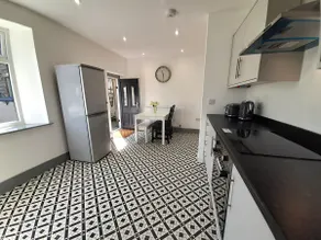 Entire guest cottage, Peak District - Image 2