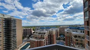 Lovely 1-Bedroom Condo with Pool and City View - Image 3