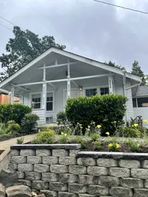 Laurelwood Cottage: steps to Hayward, EV charger! - Image 2