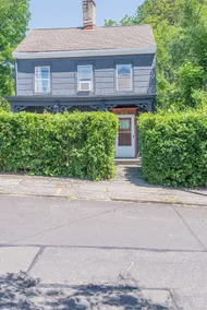 Charming Two-Bedroom, One-Bath Kingston Retreat! - Image 3