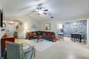 Clean, Comfortable Home on the Greenbelt - Image 3