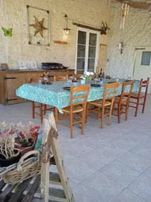 Charming House with Pool - Image 5