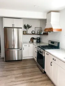 The Lovejoy Cottage • Walk to Beach, Sleeps 10, AC - Image 2