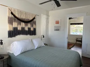 Handcrafted bungalow in the heart of Long Beach - Image 2