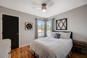 Cheerful 3-bedroom retreat with pool & spa! - Image 5