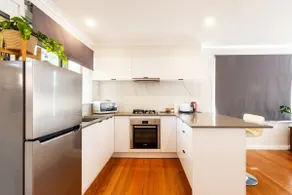 Sunny central stay, entire unit - Image 3