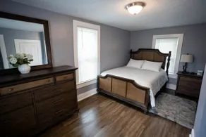 Cheerful 3-Bedroom Home on the Hill - Image 3