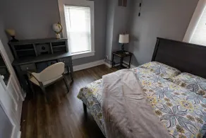 Cheerful 3-Bedroom Home on the Hill - Image 4