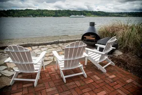 Beach Home w/King, Queen, 2 pullout beds + WiFi. See Whales/Eagles Walk to ferry - Image 3