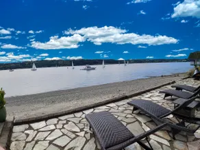 Beach Home w/King, Queen, 2 pullout beds + WiFi. See Whales/Eagles Walk to ferry - Image 2