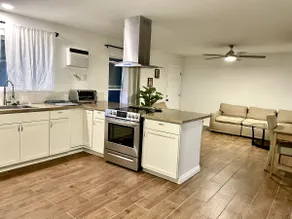 Mango Kailua-Kona Apartment with Queen Bed & AC - Image 4