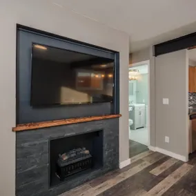Spacious 3 BD Close To Everything! You’ll Love It! - Image 4
