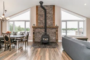 Muskoka Stunning Cottage On Little Lake - Image 4