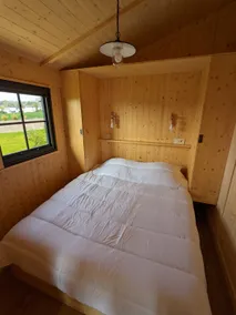 Wooden lodge for 4 people, with pool access - Image 3