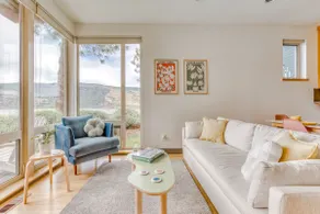 Luxe Modern Condo Columbia Gorge River View - Image 2