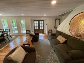 White Deer Lodge on Lake Lanier, dogs welcome! - Image 2