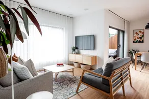 Convenient luxury home minutes to CBD and hospital - Image 2
