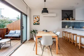 Convenient luxury home minutes to CBD and hospital - Image 5