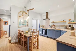 Chic Stylish 3BR House, Central & great for groups - Image 2
