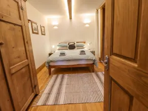 Gorgeous cottage apartment with terrace and view - Image 4