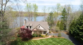 Beautiful waterfront lake house w/state park views - Image 3