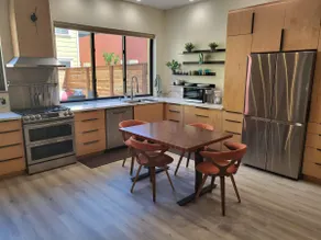 Midtown Hideaway with Modern Custom interior - Image 4