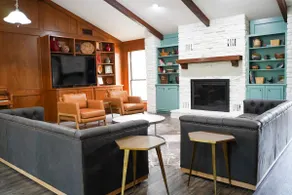 The Oak House - Home Away from Home - Image 3