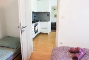 Comfortable apartment with bird garden - Image 4
