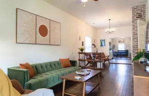 Charming 100 y/o Home on Historic Strawberry Hill - Image 2