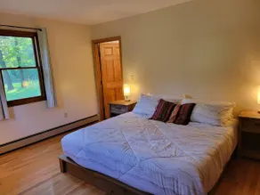 Serene 1-bedroom suite on 75 acre horse property - Image 5