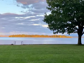 Cozy-Private 2 Bedroom Lake Champlain Cottage - Image 4