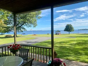 Cozy-Private 2 Bedroom Lake Champlain Cottage - Image 2