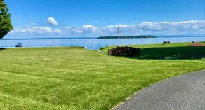 Cozy-Private 2 Bedroom Lake Champlain Cottage - Image 3