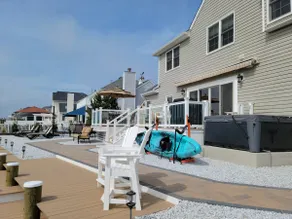 5BR/3BTH waterfront family beach house with hot tub, kayaks, bikes and game room - Image 5