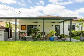 Tropical Green Home in Hollywood, Florida - Image 4
