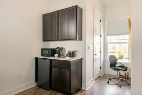 New Private Casita in SE Austin with King Bed - Image 3