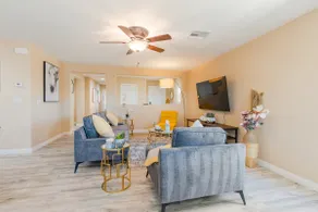 Spacious 3BR home. 15 minutes to strip and airport - Image 5