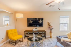 Spacious 3BR home. 15 minutes to strip and airport - Image 4